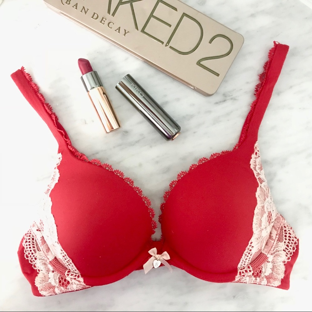 Victoria’s Secret Bra Red/White
